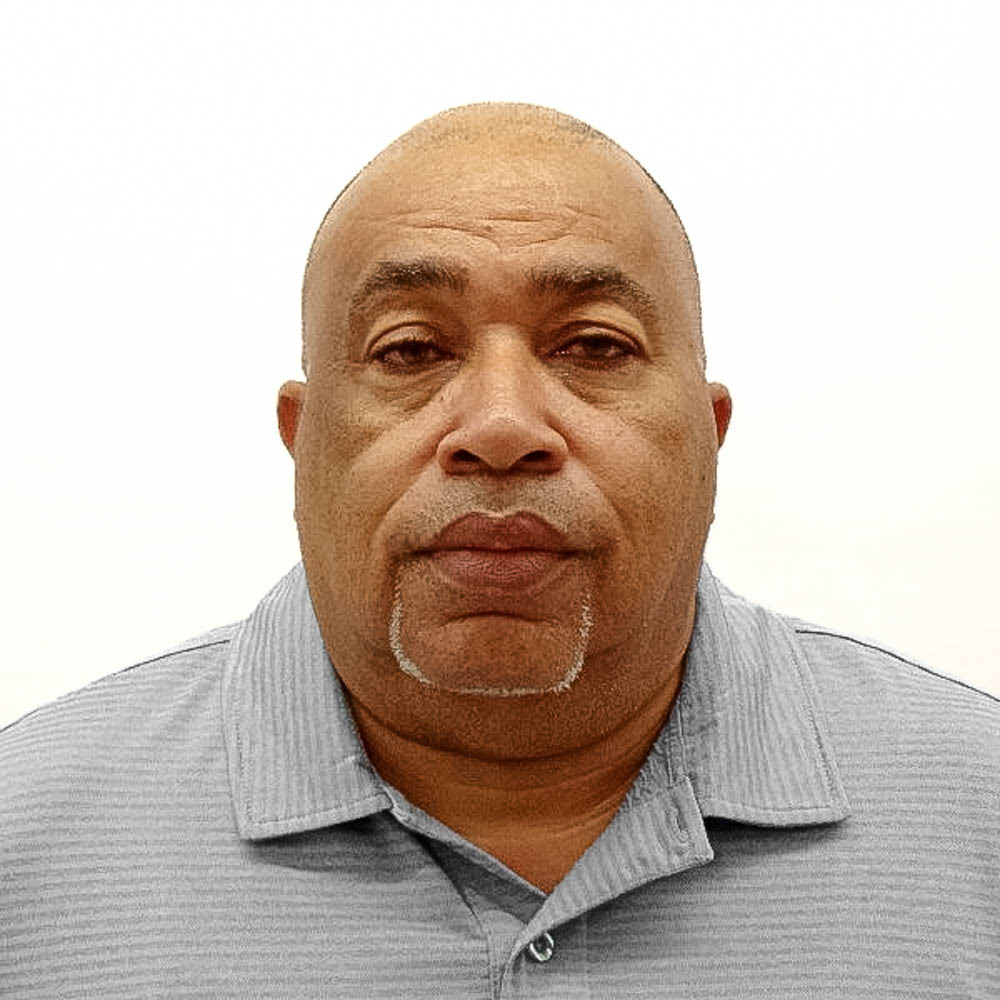 Apex 3922 Hypoluxo Rd. Boynton Manager Raphael Findley